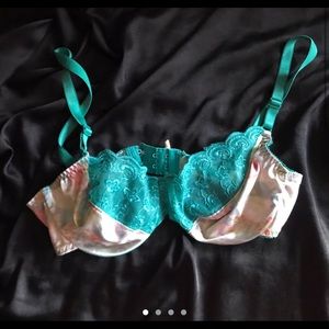 Victoria’s Secret gold label bralette